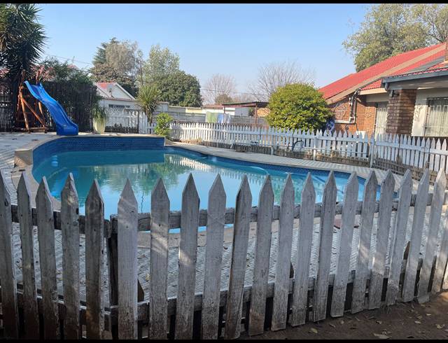 4 BEDROOM HOUSE FOR SALE IN SELCOURT